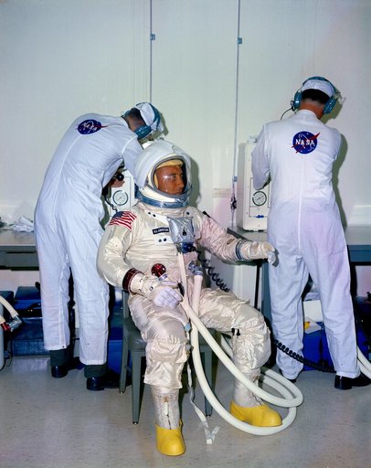 APOLLO - SUIT - APOLLO/SATURN 204 - CREW TEST - KSC