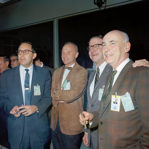 MISSION CONTROL CENTER (MCC) ACTIVITY - GEMINI-12 SPLASHDOWN - MSC
