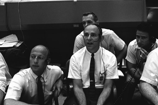 KEY CONTROL PEOPLE IN MMC DURING LUNAR TOUCHDOWN  7/20/69