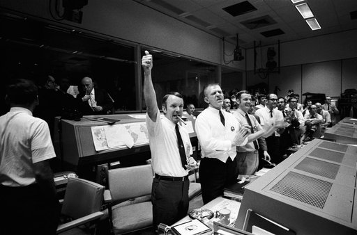 Apollo 13 MCC DURING RECOVERY