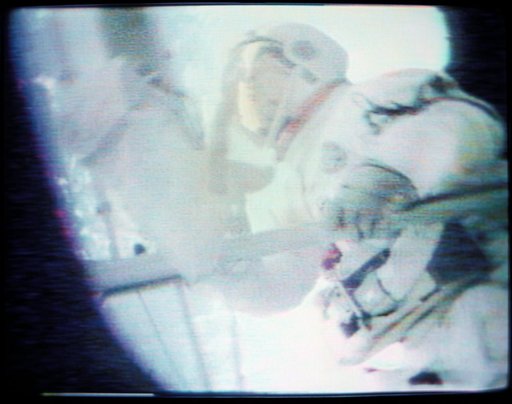 ASTRONAUT KERWIN, JOSEPH P. - EXTRAVEHICULAR ACTIVITY (EVA) - SKYLAB (SL)-2