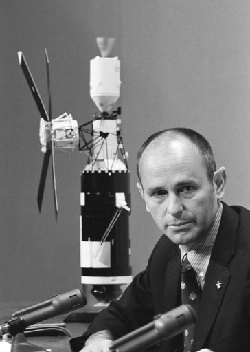 Astronaut Alan Bean during news conference prior to Skylab 3 mission