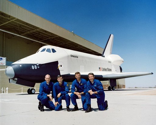 APPROACH AND LANDING TEST (ALT) - ASTRONAUT HAISE, FRED W., JR. - SHUTTLE - ROLLOUT - CA