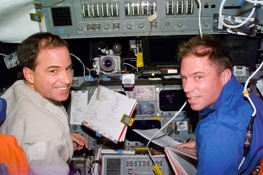Commander Kevin Chilton and Pilot Richard Searfoss in forward flight deck