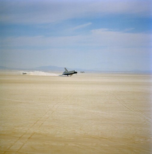 Shuttle Orbiter "Enterprise" lands at Edwards AFB after second ALT