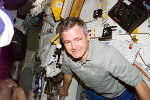 Garneau enters middeck from Spacehab