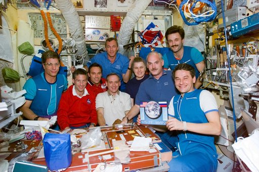 STS-79 and Mir 22 gift exchange ceremony