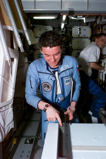 ALIS hardware in the Spacehab