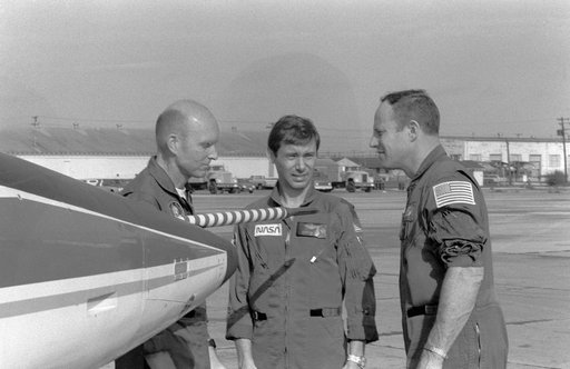 PREFLIGHT (DEPARTURE) - STS-2 - ELLINGTON AFB (EAFB), TX