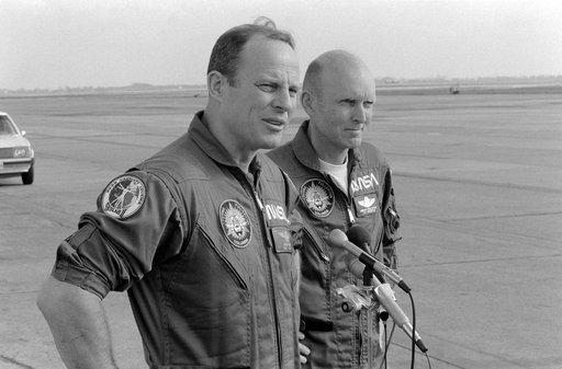 PREFLIGHT (DEPARTURE) - STS-2 - ELLINGTON AFB (EAFB), TX