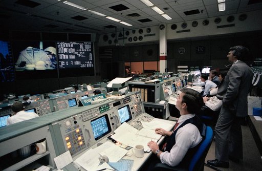 INFLIGHT (MISSION CONTROL CENTER [MCC])- STS-11/41B - JSC