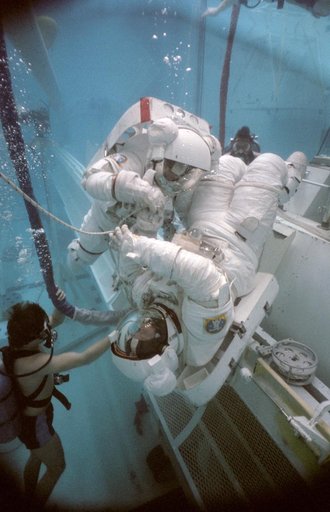 Crew Training - STS-41D - JSC