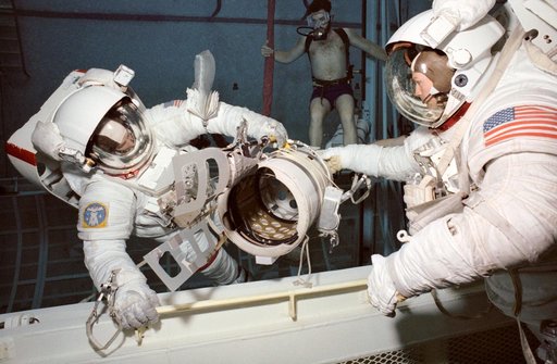SIMUATION (EXTRAVEHICULAR ACTIVITY [EVA]) - STS-23/51D - JSC