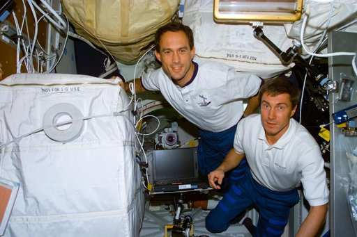 Newman and Krikalev on middeck