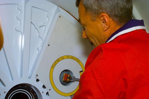 Scenes from the STS-89/Mir 24 welcome ceremony