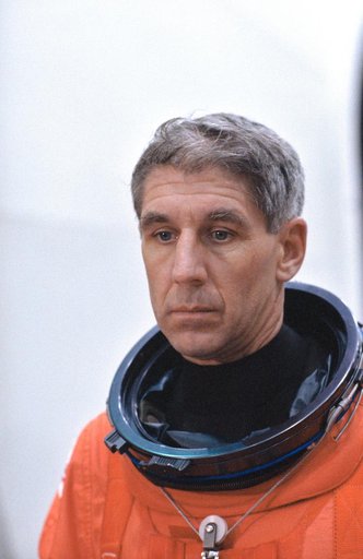 STS-38 Mission Specialist (MS) Springer during egress training in JSC's MAIL