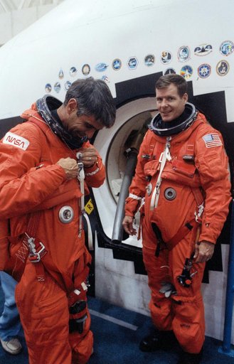 STS-40 crewmembers participate in egress training at JSC's MAIL Bldg 9A FFT