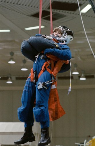 STS-37 MS Linda M. Godwin during water egress exercise in JSC's WETF Bldg 29