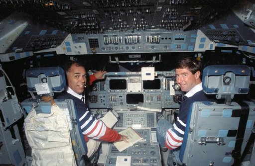 STS-44 Atlantis, OV-104, crewmembers participate in JSC FB-SMS training