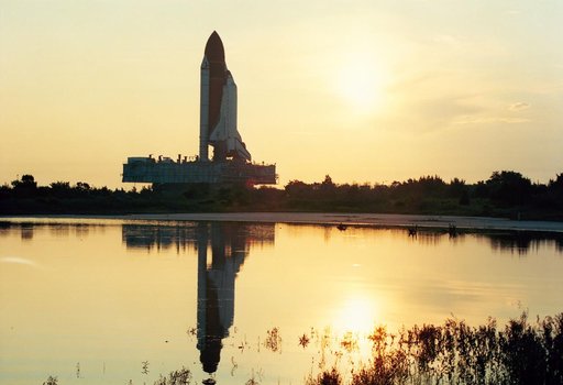 STS-48 Discovery, Orbiter Vehicle (OV) 103, rolls out to KSC LC Pad 39A