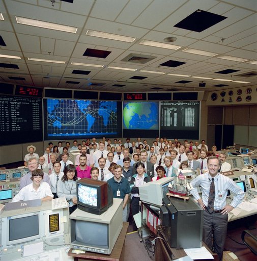 STS-49 Endeavour, Orbiter Vehicle (OV) 105, Planning Team in MCC Bldg 30 FCR