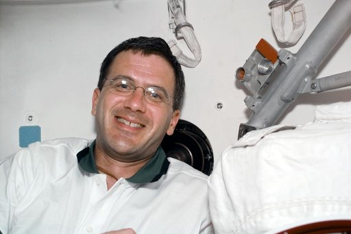 Portrait view of STS-92 crewmember  Peter (Jeff) Wisoff smiling for the camera.
