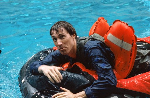 STS-60 Cosmonauts in Weightless Environment Training Facility (WETF) training