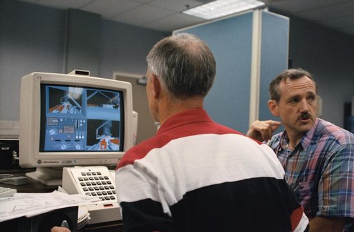 STS-61 crew utilizing Virtual Reality in training for HST repair mission