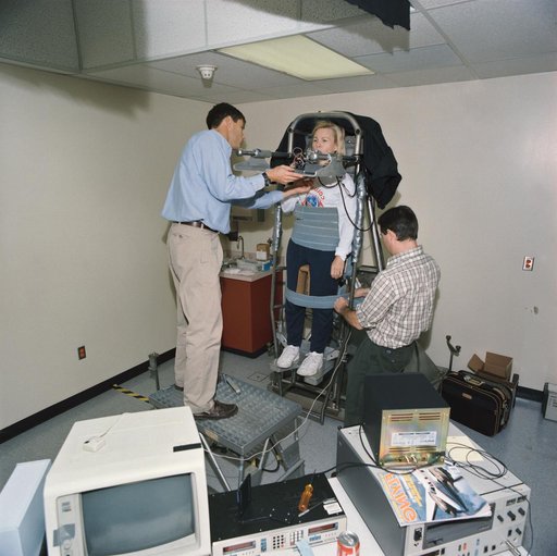 STS-58 crewmembers participate in baseline data collection