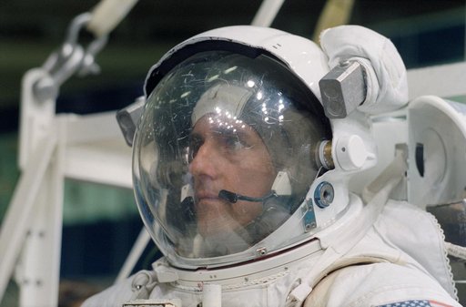 STS-65 Mission Specialist Thomas in EMU prepares for WETF contingency EVA