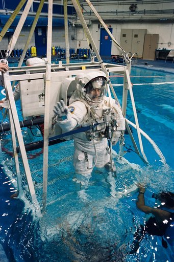 STS-64 Extravehicular activity (EVA) training view in WETF