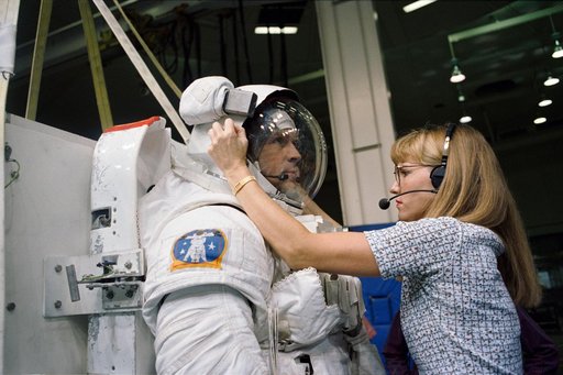 STS-64 Extravehicular activity (EVA) training view in WETF