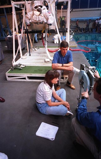 STS-76 astronauts Godwin and Clifford training in the WETF