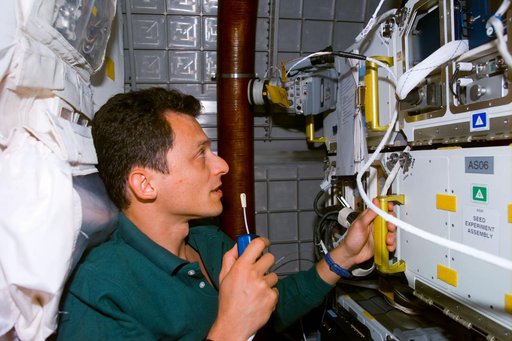 MEPS - Duque with microphone in Spacehab