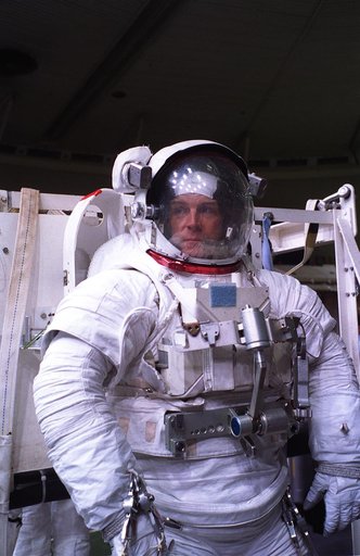 STS-82 training in WETF facility with Steve Smith and Mark Lee