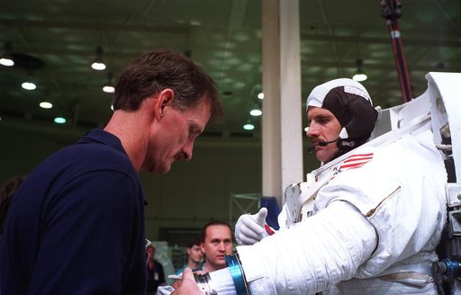 STS-82 training in WETF facility with Steve Smith and Mark Lee
