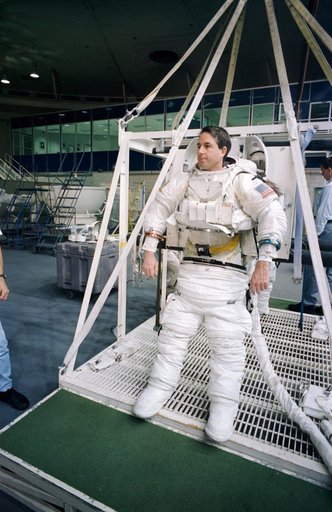 Astronauts Michael Anderson and Stephen Robinson during WETF training