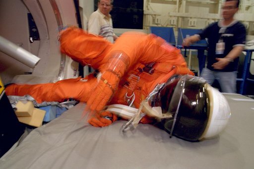 STS-97 crewmembers participate in training and preflight activities
