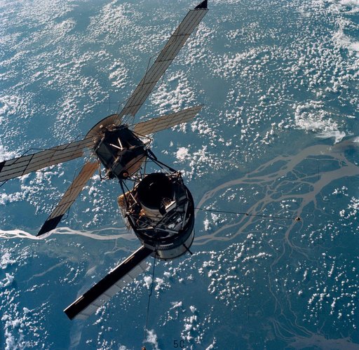 Skylab 3,Skylab as the CM moves in for docking