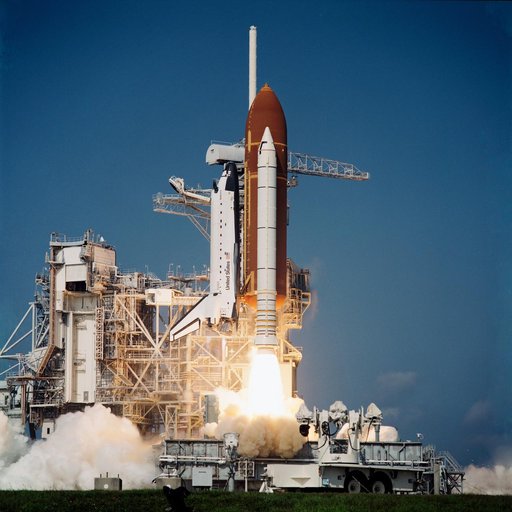 STS-47 Endeavour, Orbiter Vehicle (OV) 105, lifts off from KSC LC 39 pad