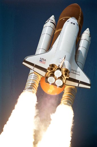 STS-47 Endeavour, Orbiter Vehicle (OV) 105, liftoff from KSC