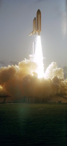 STS-49 Endeavour, Orbiter Vehicle (OV) 105, lifts off from KSC LC Pad 39B