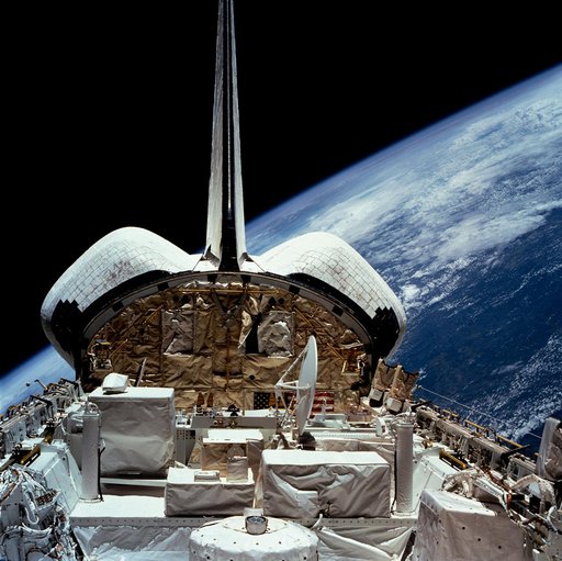 STS-56 onorbit view of Discovery's, OV-103's, payload bay with ATLAS-2 pallet