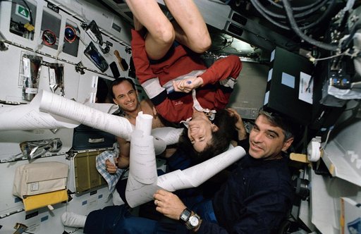 STS-59 red shift crew on Endeavour's middeck