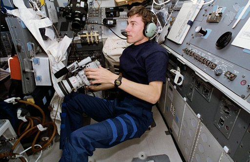 SAREX - Chang-Diaz and Krikalev on flight deck