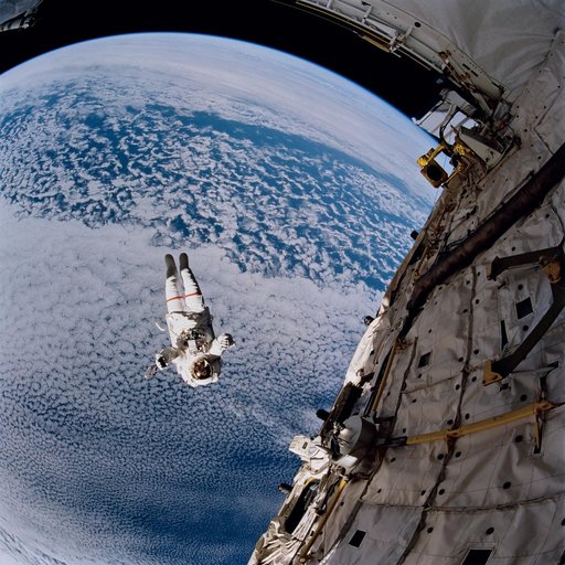 Astronaut Mark Lee test SAFER system during EVA