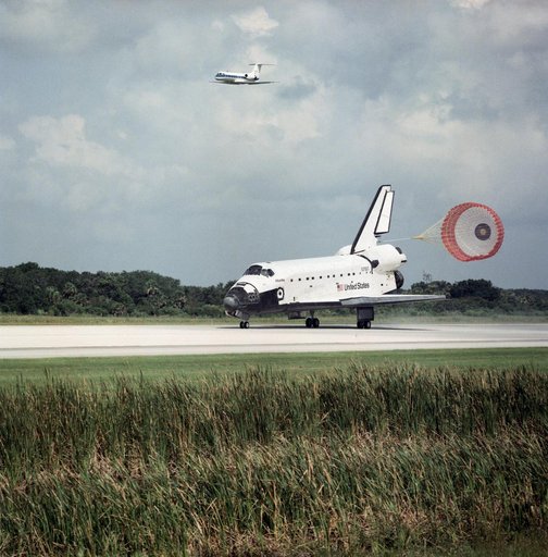 Landing of STS-71 space shuttle Atlantis