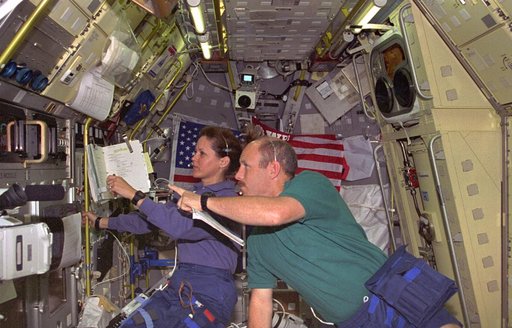 DPM, Payload Commander Kathy Thornton and Commander Ken Bowersox in Spacelab