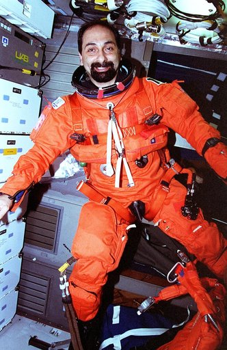 STS-75 crew preparing for landing