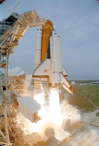 STS-75 Columbia OV-102 launch